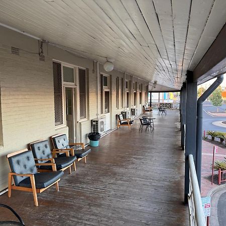 Castlereagh Hotel Ντούμπο Εξωτερικό φωτογραφία